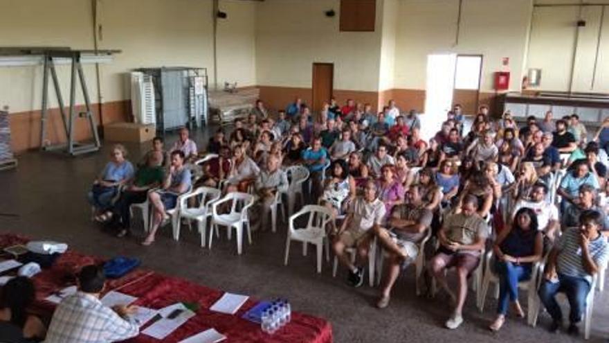 Reunión de la Plataforma No a la MAT, en Atzeneta.