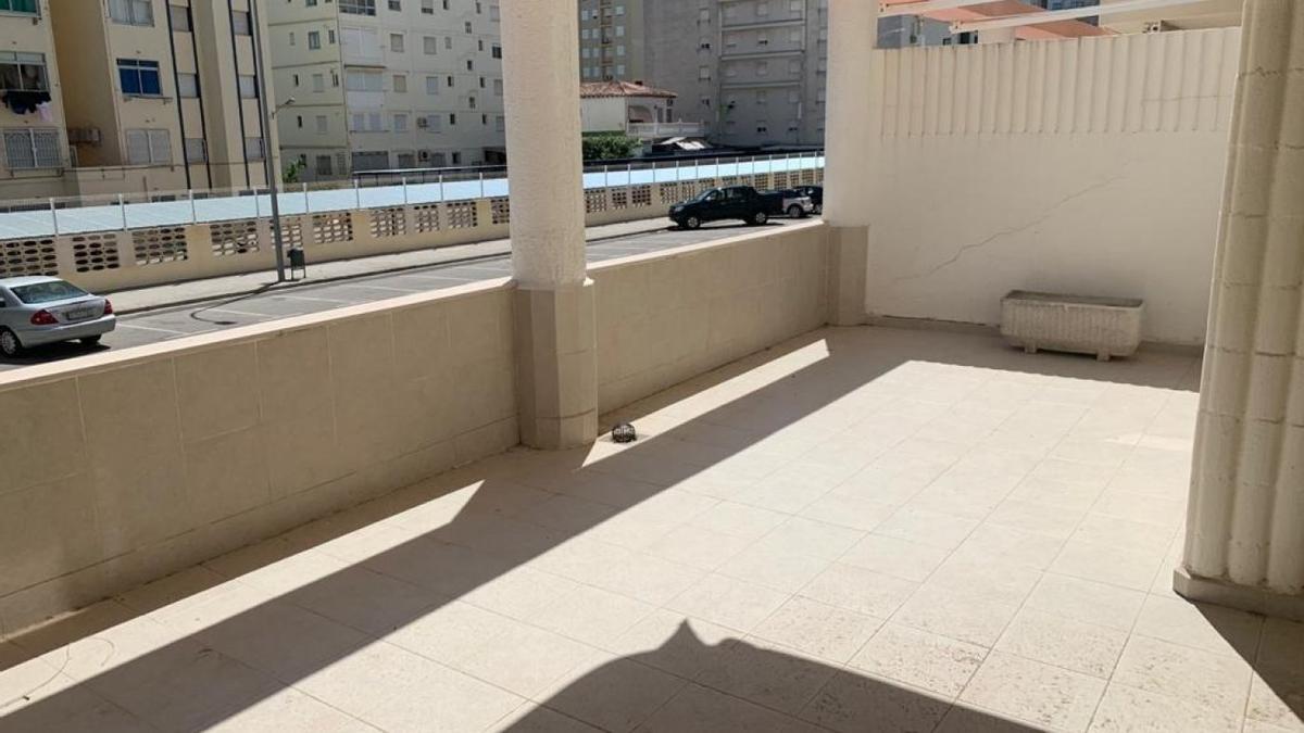 Piso en venta en la playa de Gandia con 2 baños por 150.000 euros