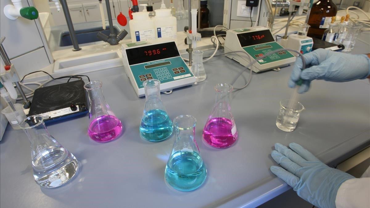 zentauroepp9164382 barcelona 10 10 2008 laboratorio de la empresa agbar aguas d200713203225 zentauroepp9164382 barcelona 10 10 2008 laboratorio de la empresa agbar aguas d200713203225