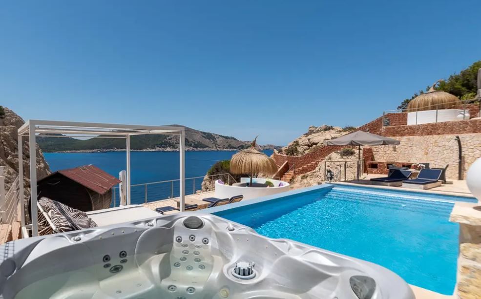 Mit Blick aufs Meer - So sieht es in der Villa aus, die "Goodbye Deutschland"-Auswanderer Steff Jerkel auf Mallorca verkaufen will