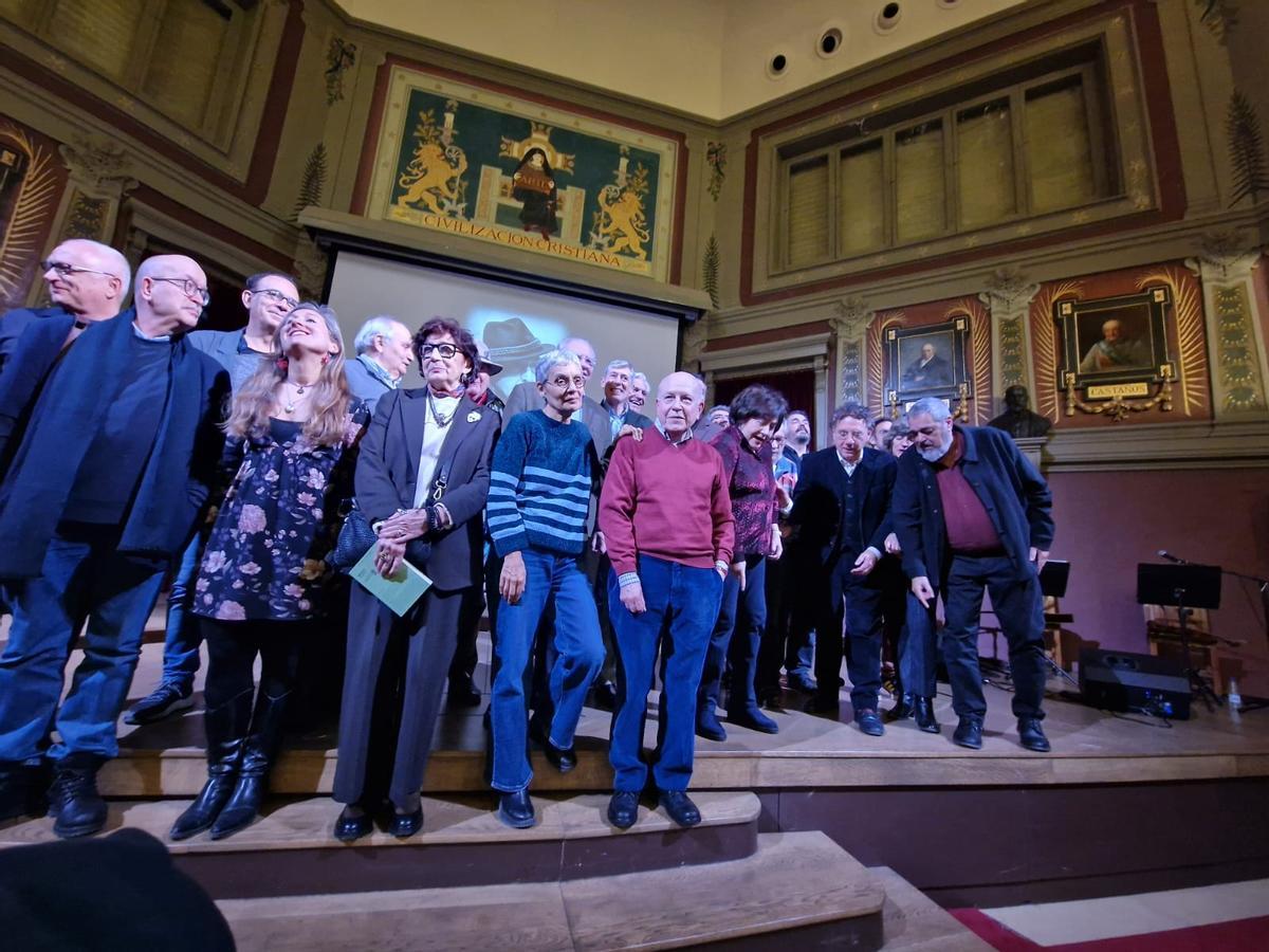 Participantes en el homenaje en el Ateneo de Madrid.