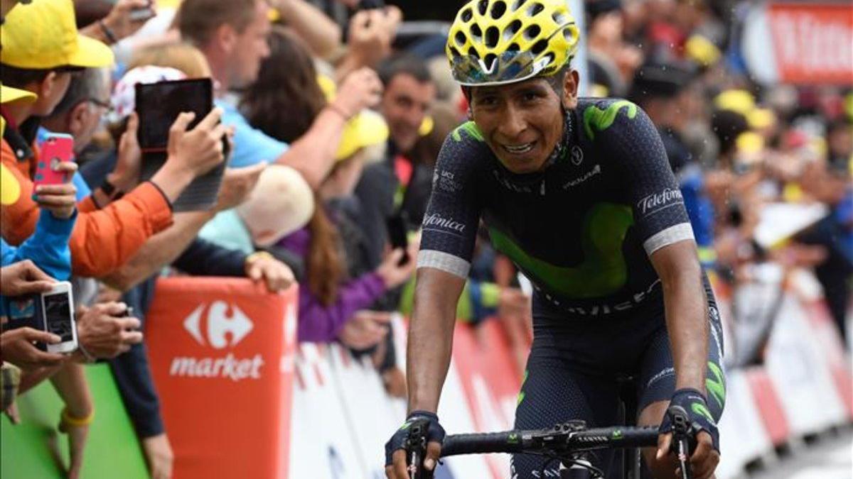 Nairo Quintana pasó una mala jornada, pero acabó recuperándose