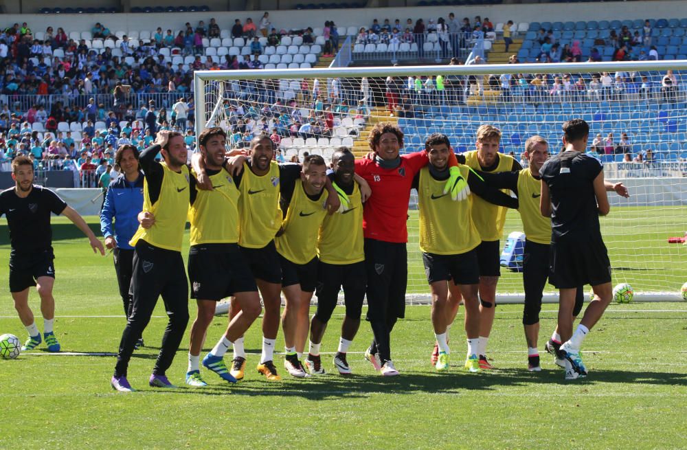 El equipo blanquiazul abre la grada de La Rosaleda a miles de niños de varios colegios de Málaga.