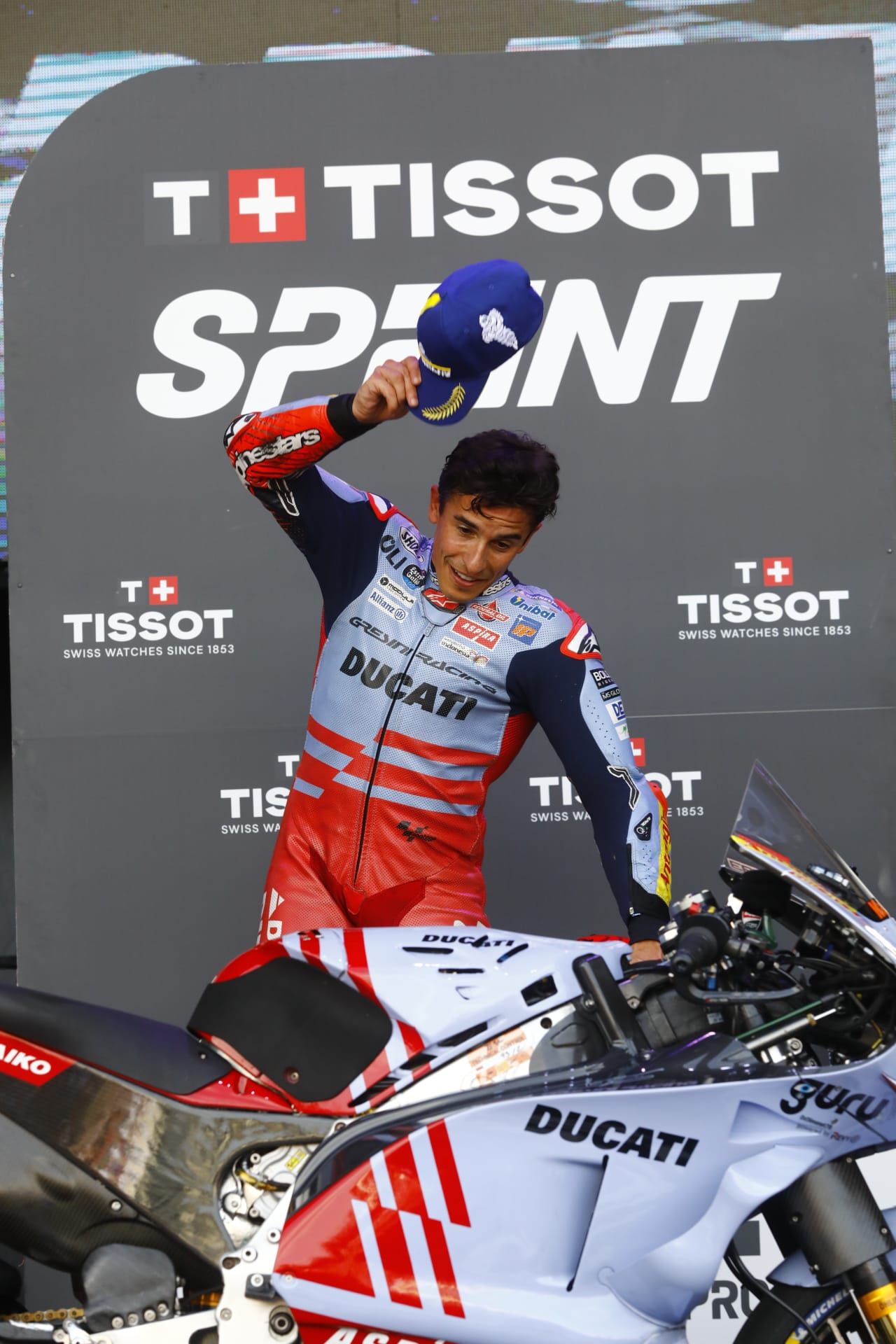 En imágenes | El público vuelve a disfrutar de los mejores motociclistas del mundo en Motorland