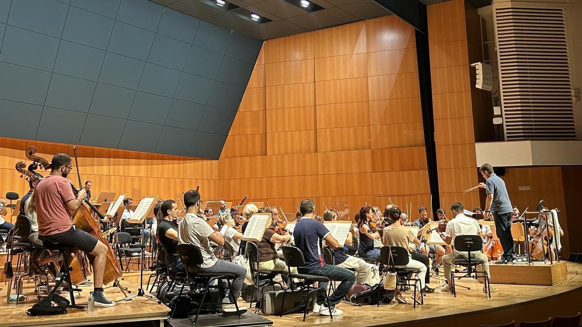 Ensayo de la OSRM para este primer concierto de apertura de la temporada sinfónica.