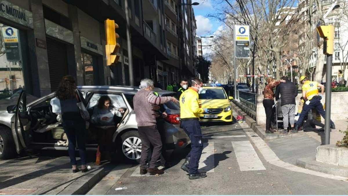 Así ha quedado el coche con el que una anciana ha atropellado involuntariamente a ocho peatones en Reus