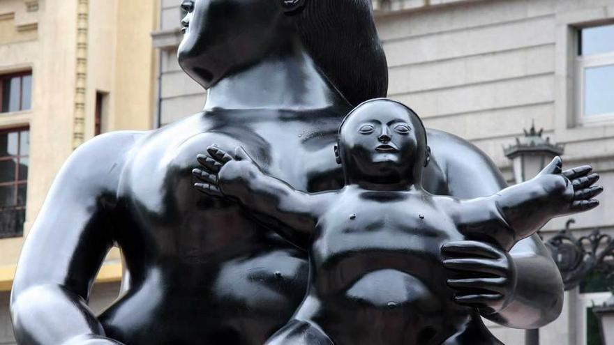 &quot;La maternidad&quot; de Botero, en Oviedo.