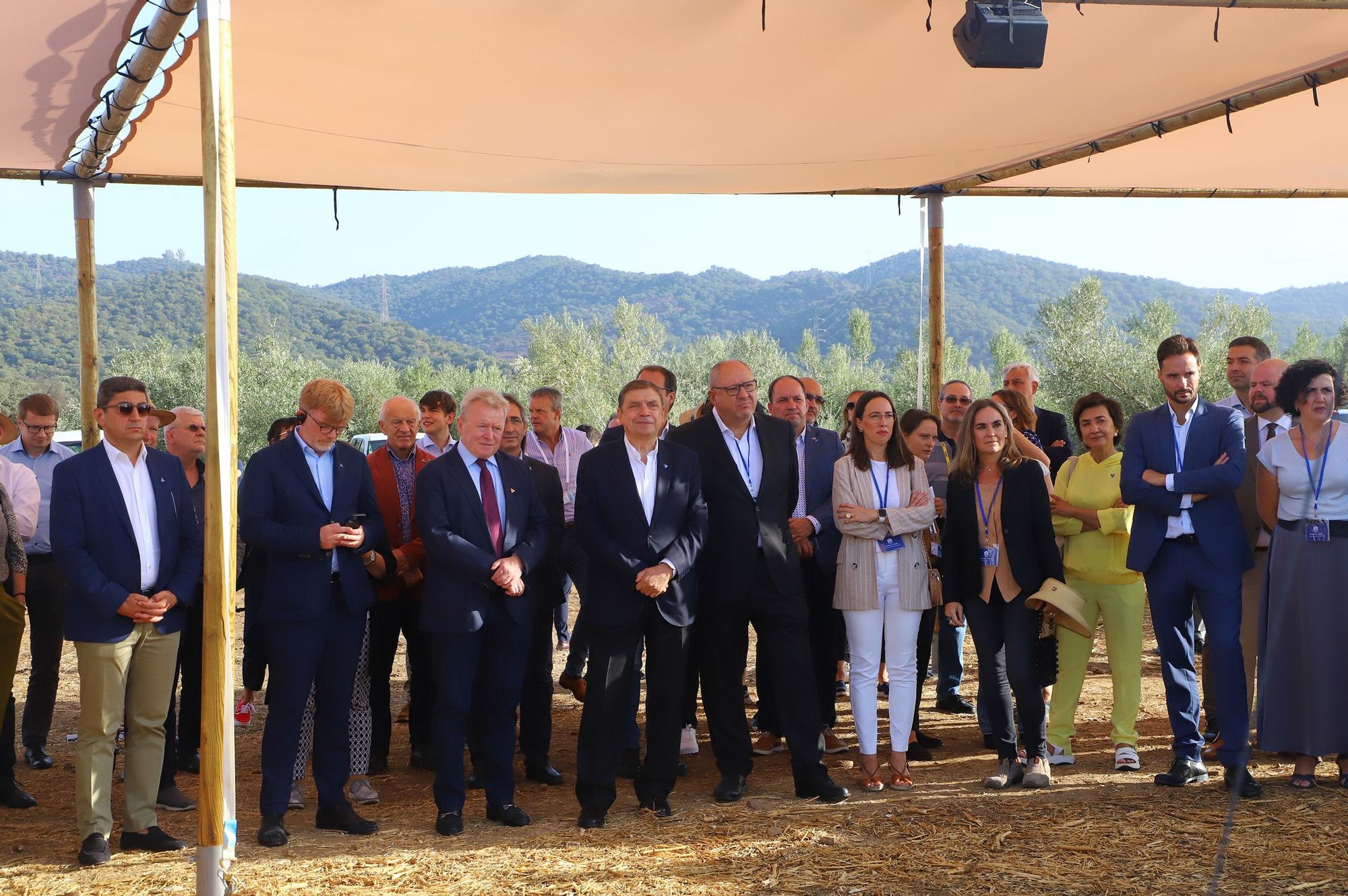 Los ministros de Agricultura de la Unión Europea visitan la finca experimental de Rabanales
