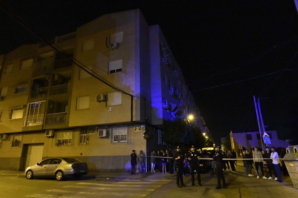 Estas son las imágenes que el aparatoso incendio de Puente Tocinos ha dejado este sábado