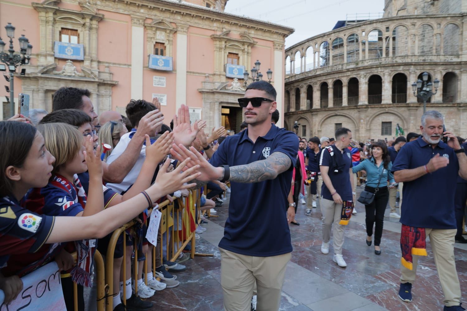 Todas las fotos de la rúa del Levante UD por su ascenso a Primera División