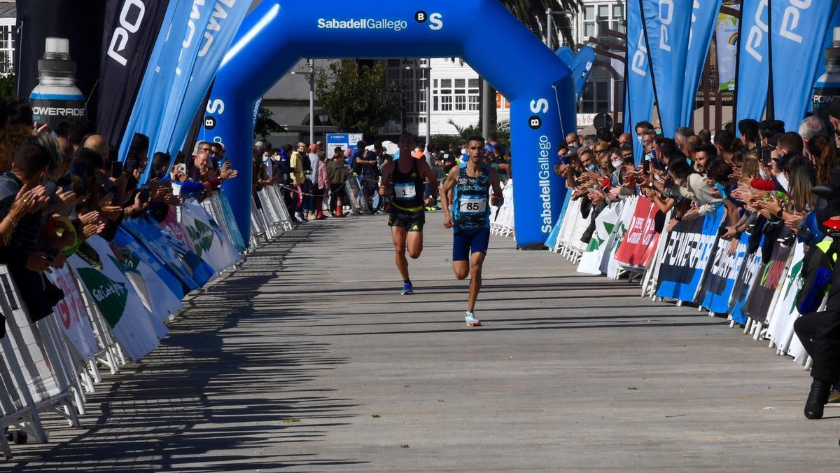 Hassous y Busienei, ganadores en el regreso de Coruña10