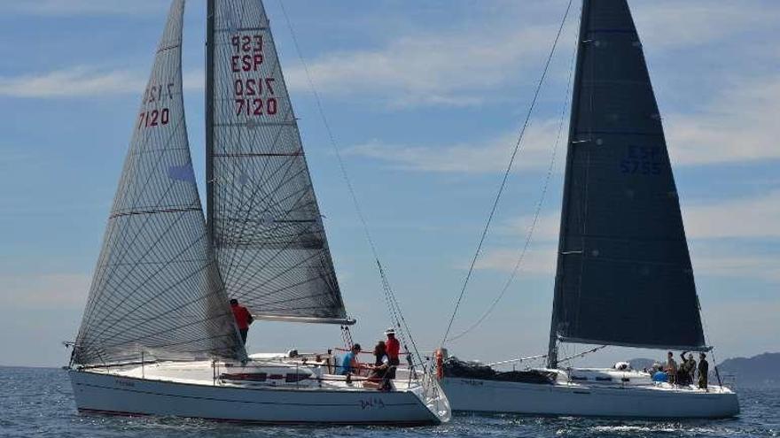 Un momento de la regata de ayer en la ría de Vigo. // Gonzalo Núñez