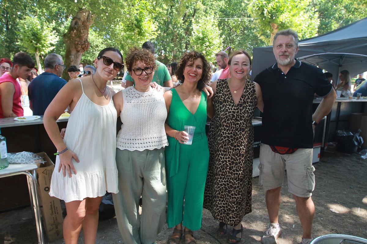 Miembros de la comisión de fiestas de Amoeiro.