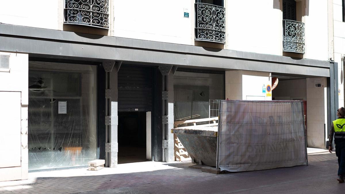 Lugar donde va a abrir el nuevo Dia en la calle Cinco de Marzo