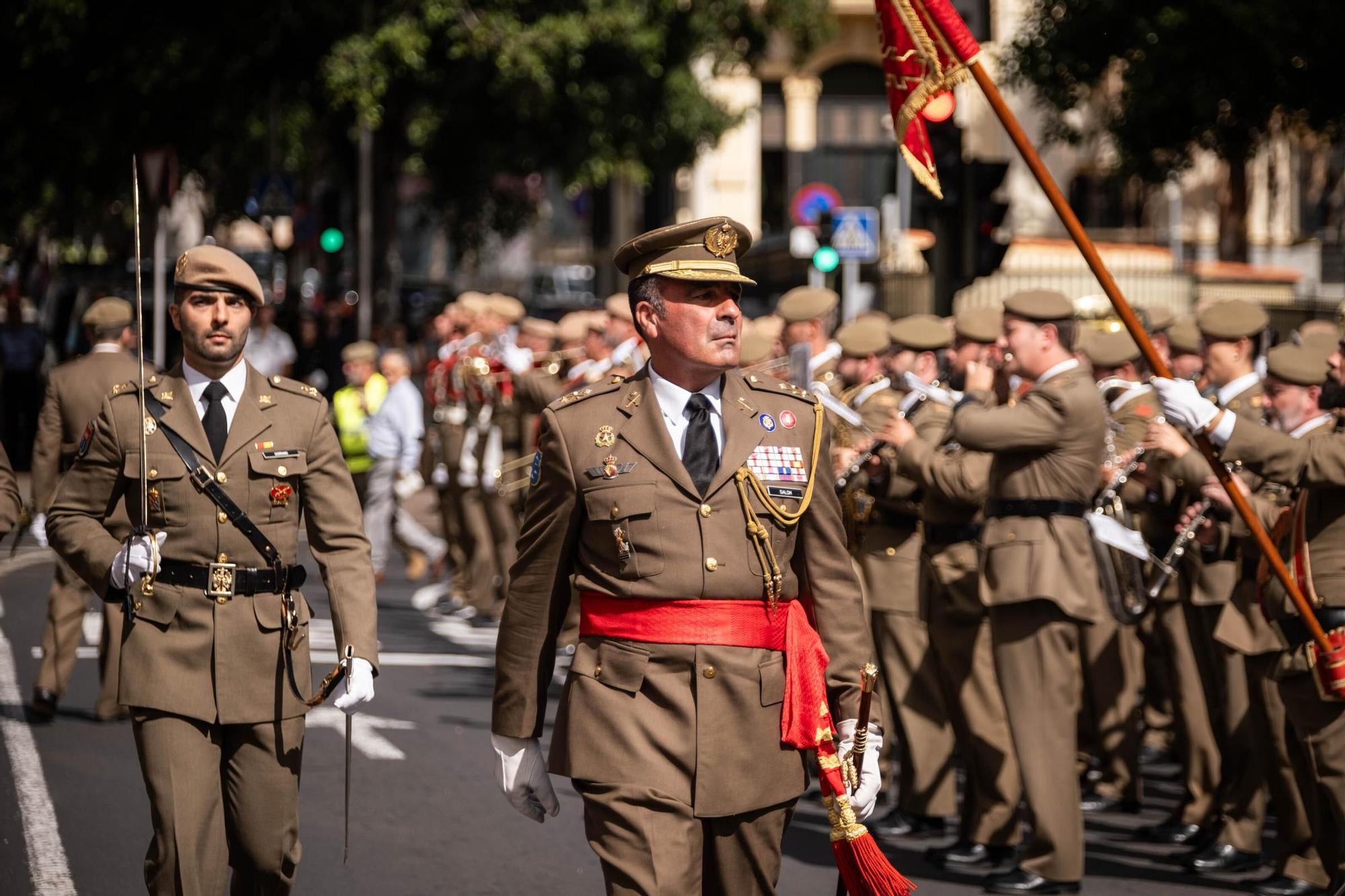Solemne izado de la bandera por el 300 aniversario de la Capitanía General de Canarias