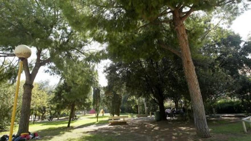 Urbanismo ampliará el histórico parque de Benicalap y el de las Carolinas en Benimàmet