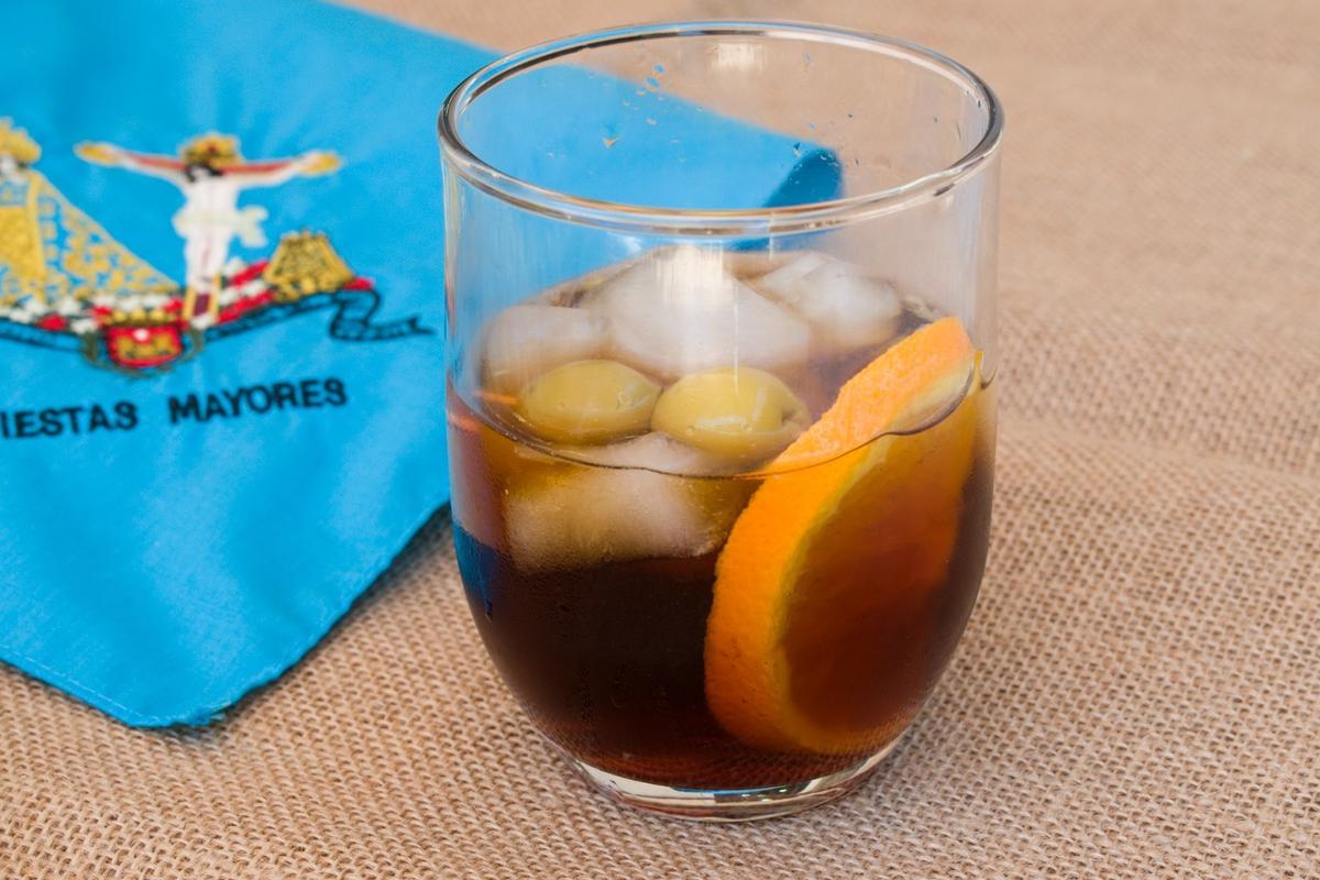 El mezclaíco, la bebida de aperitivo que se ha convertido en seña de identidad.