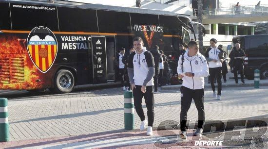 Viaje tenso del Valencia CF a Pamplona