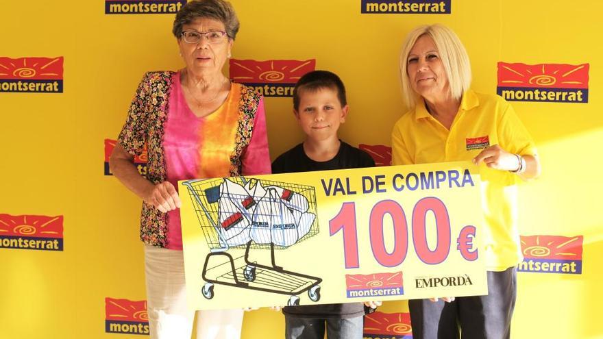Amparo Pagès recull el premi del carro del Súper Montserrat