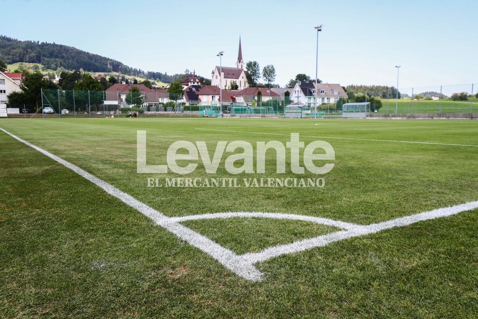 Así es el hotel y las instalaciones del Valencia CF en Suiza