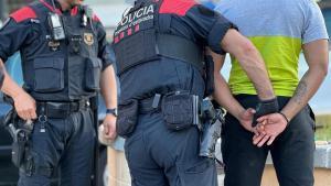 Dispositivo de los Mossos en LHospitalet contra el aumento de delitos