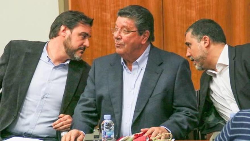 Condenan en costas a Mancebo y López-Bas por recurrir sin razón la suspensión del pleno de agosto