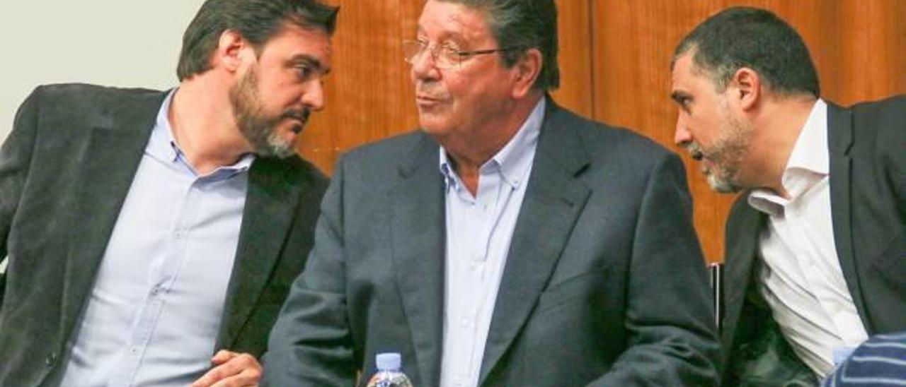 Condenan en costas a Mancebo y López-Bas por recurrir sin razón la suspensión del pleno de agosto