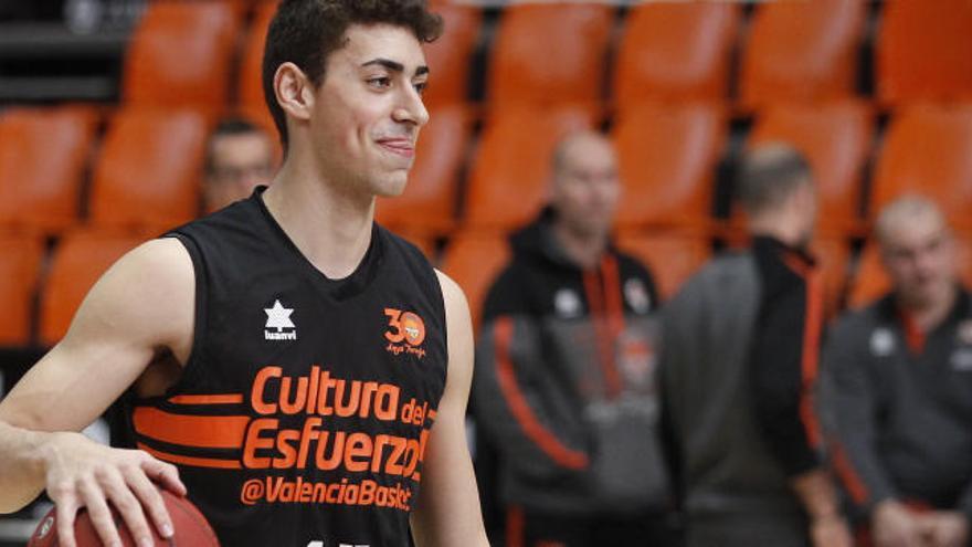 Josep Puerto, durante un entrenamiento en La Fonteta.