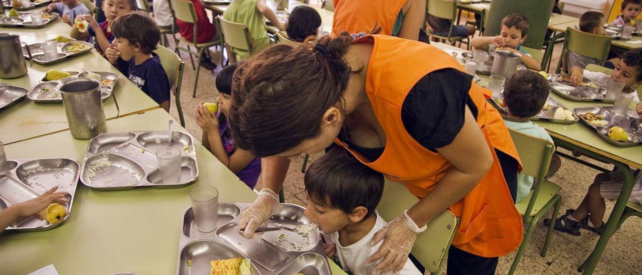 Los comedores escolares procuran ofrecer un menú saludable.