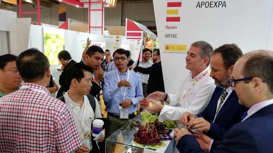 La delegación murciana desplegó lo mejor de sus productos en la feria Asia Fruit Logistica.