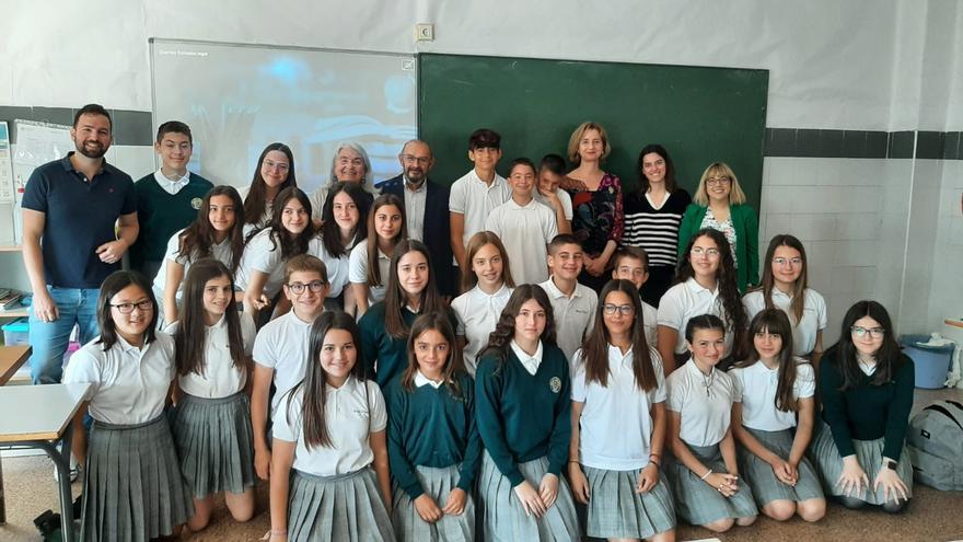 El Colegio Cervantes de Canals recibe el premio de Salud Pública del Día Mundial Sin Tabaco