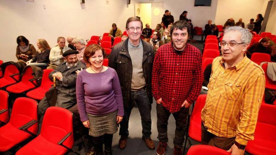 Por la izquierda, Yolanda Alonso, Alejandro Cueli, David Salcines y Agustín Sánchez, ayer, al inicio de la charla que ofrecieron en la Casa de Cultura.