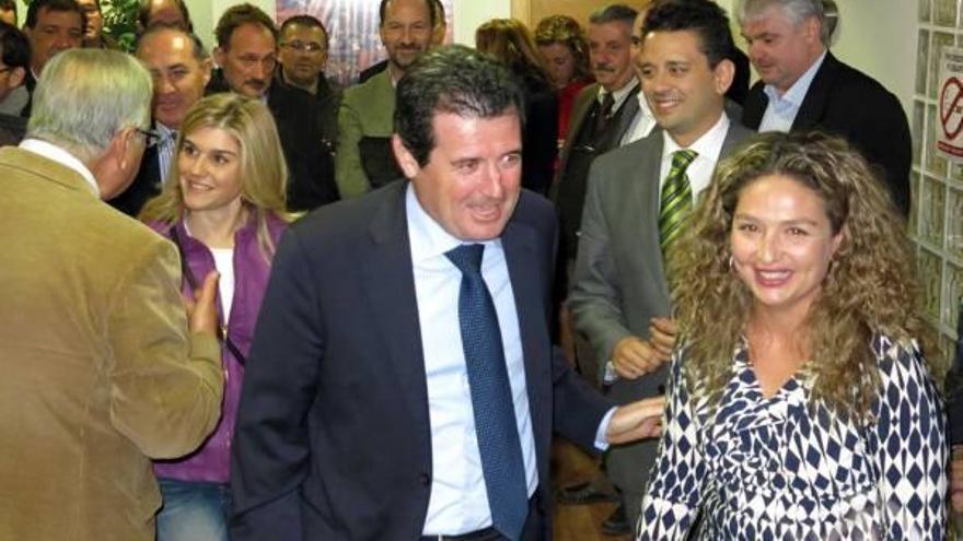 Císcar visita la sede del PP tras el «affaire» de la moción de censura