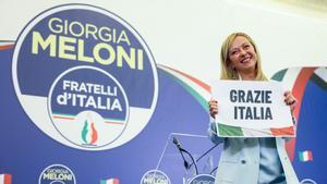 Giorgia Meloni agradeciendo a Italia su votación.