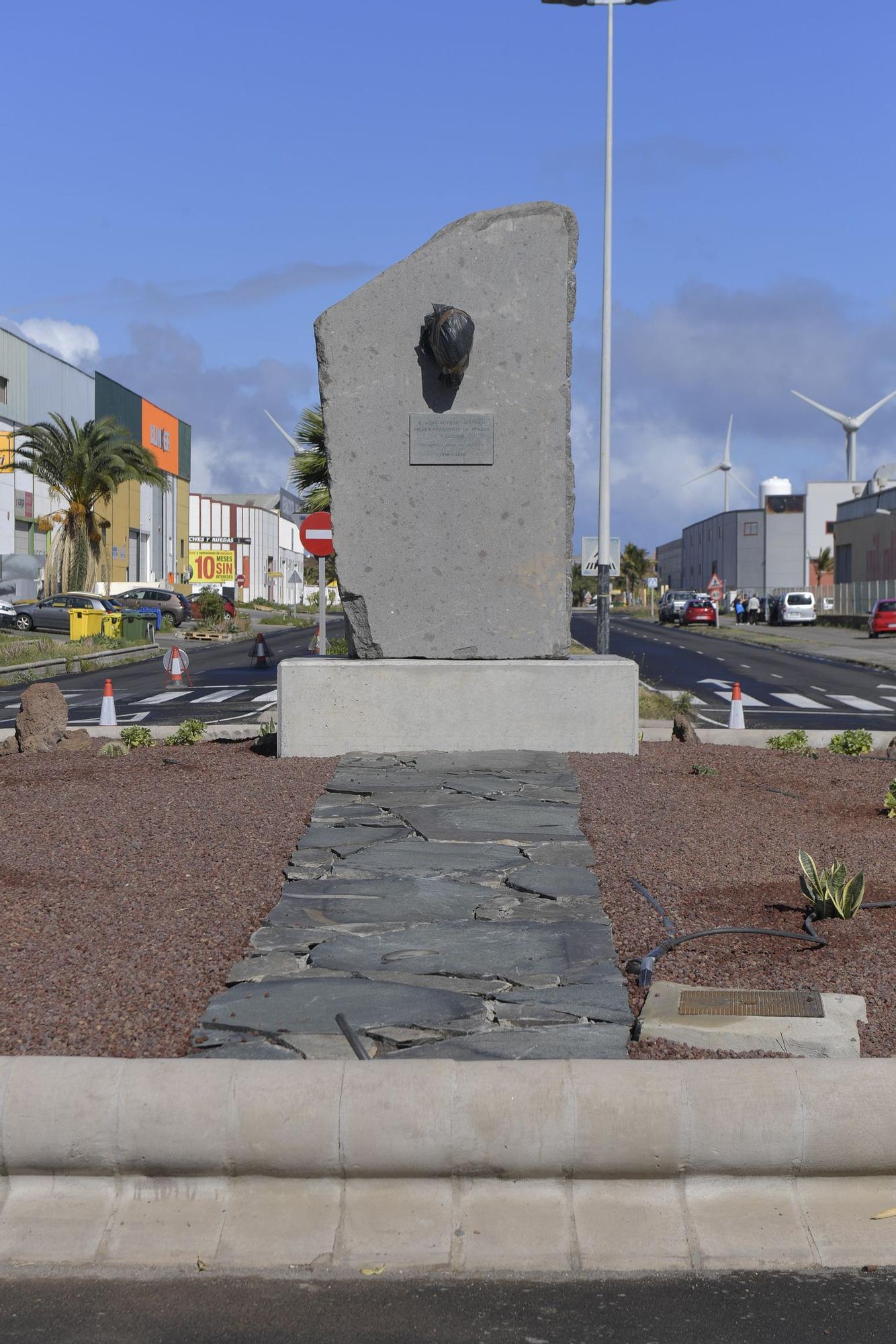 Busto en honor al fallecido empresario Agustín Reina Martinón