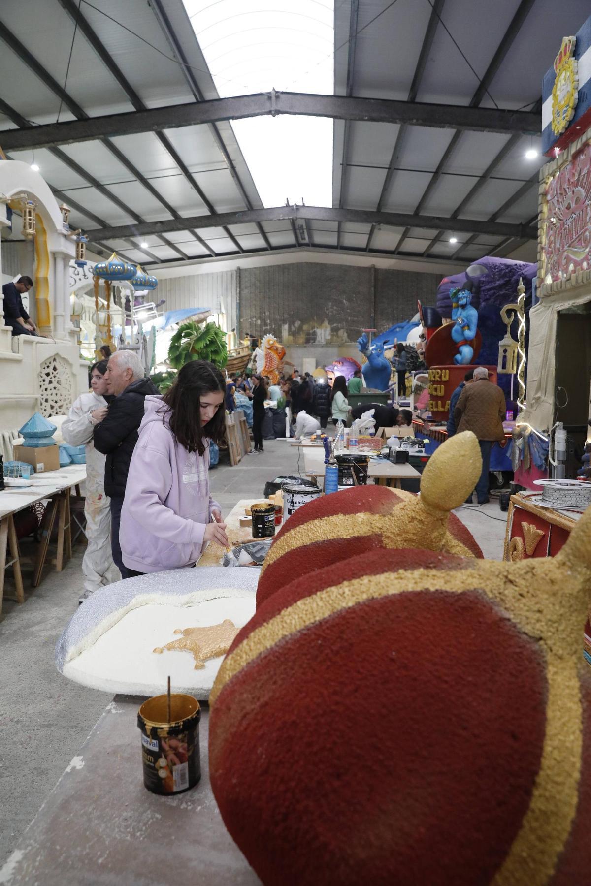 EN IMÁGENES: El jurado del Descenso de Galiana visita las naves del Antroxu