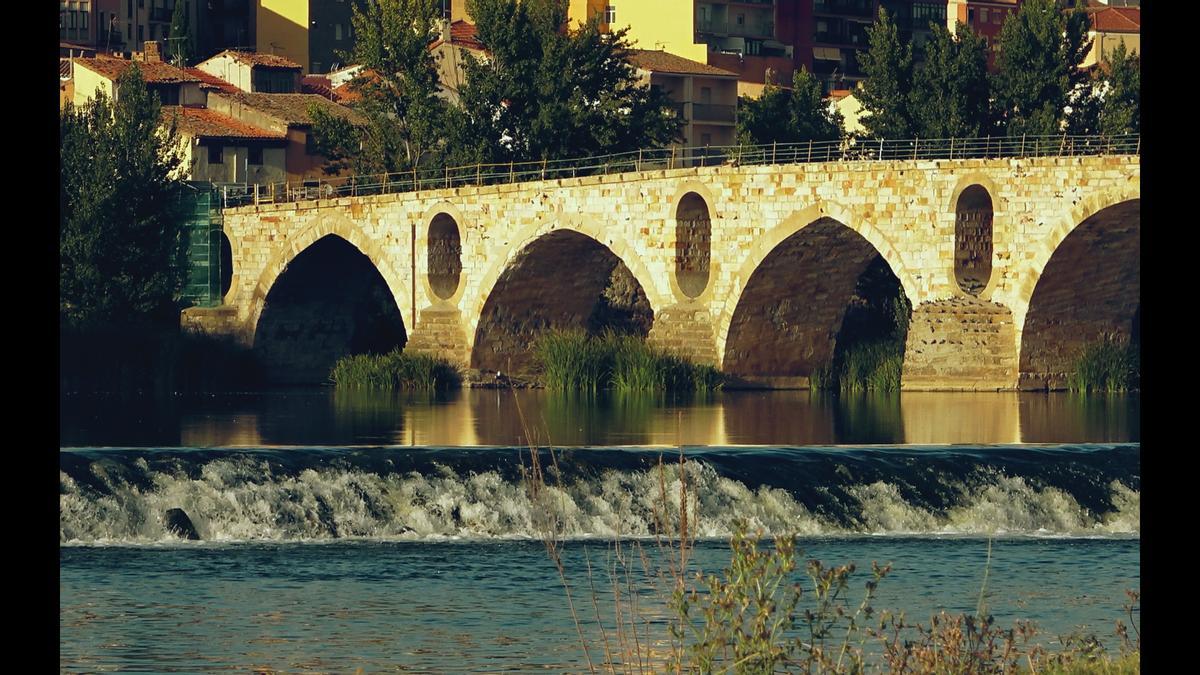 El Puente de Piedra, en pleno proceso de remodelación