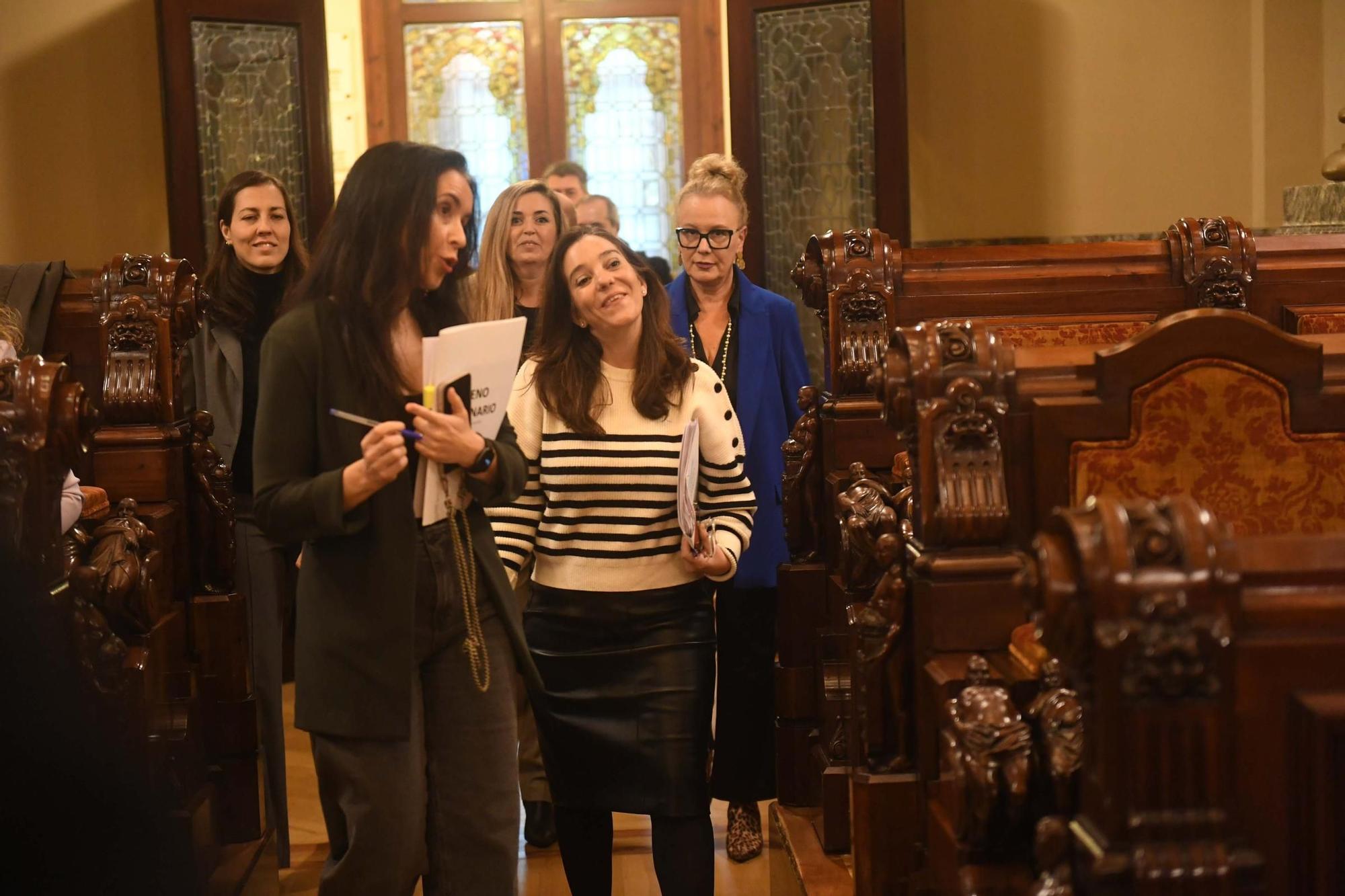 Pleno en A Coruña: Núñez Centella y Rosa Otero, hijos honrados de A Coruña por su apoyo a la ciencia y a la igualdad social