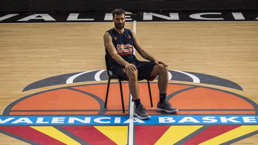 Fernando San Emeterio posa para SUPER en La Fonteta.