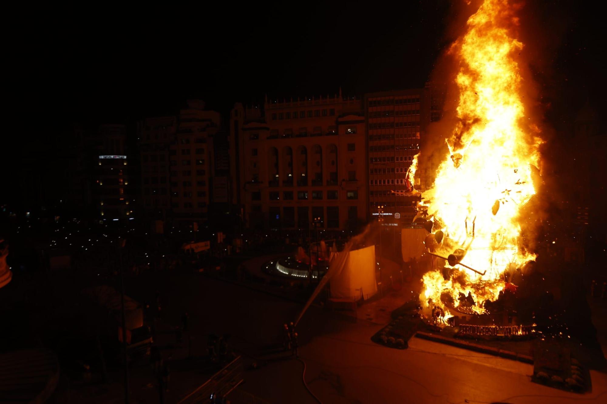 Así ha sido la Cremà de la Falla Municipal 2023