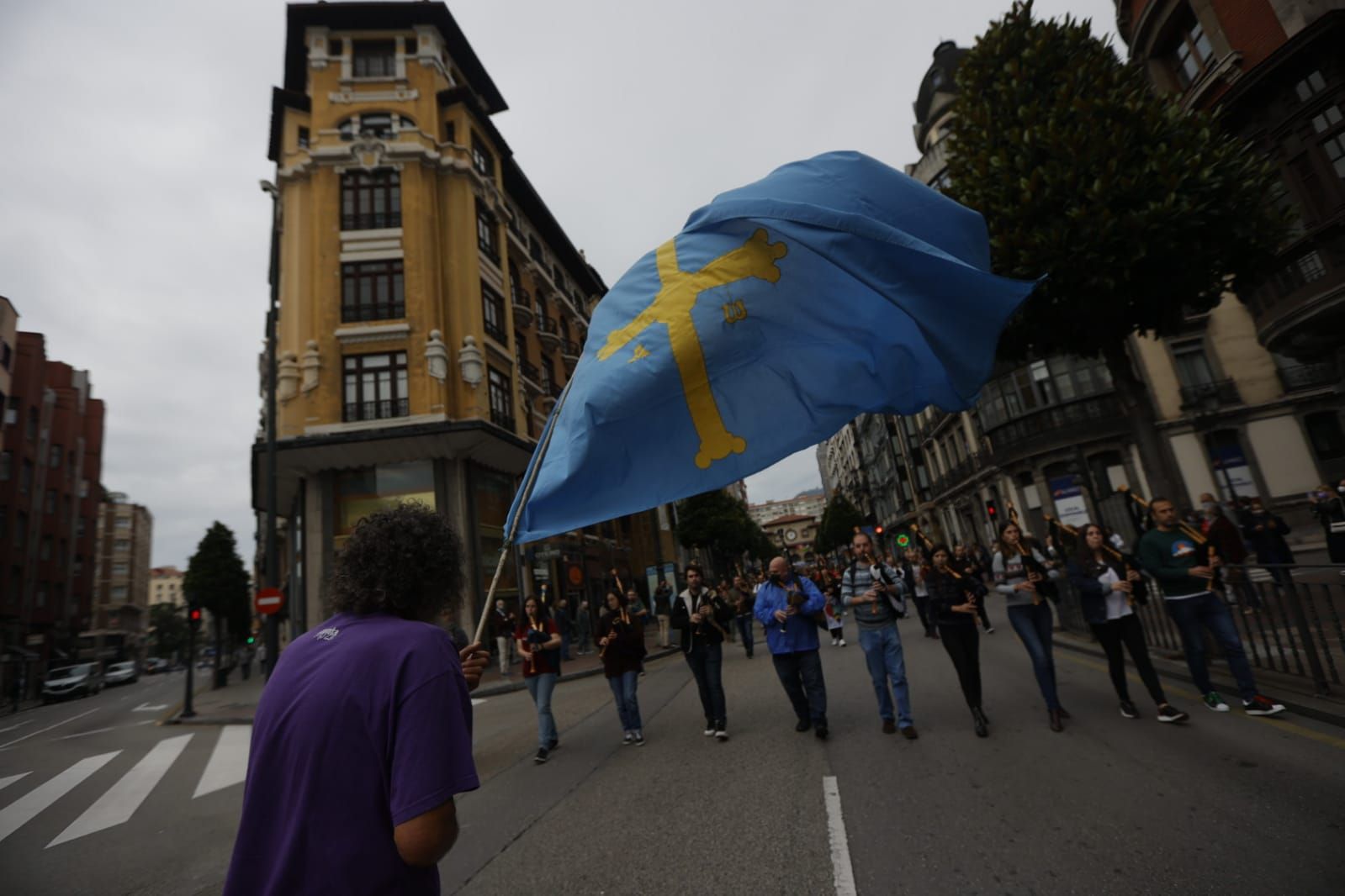 Los partidarios de la cooficialidad del asturiano se manifiestan en Oviedo