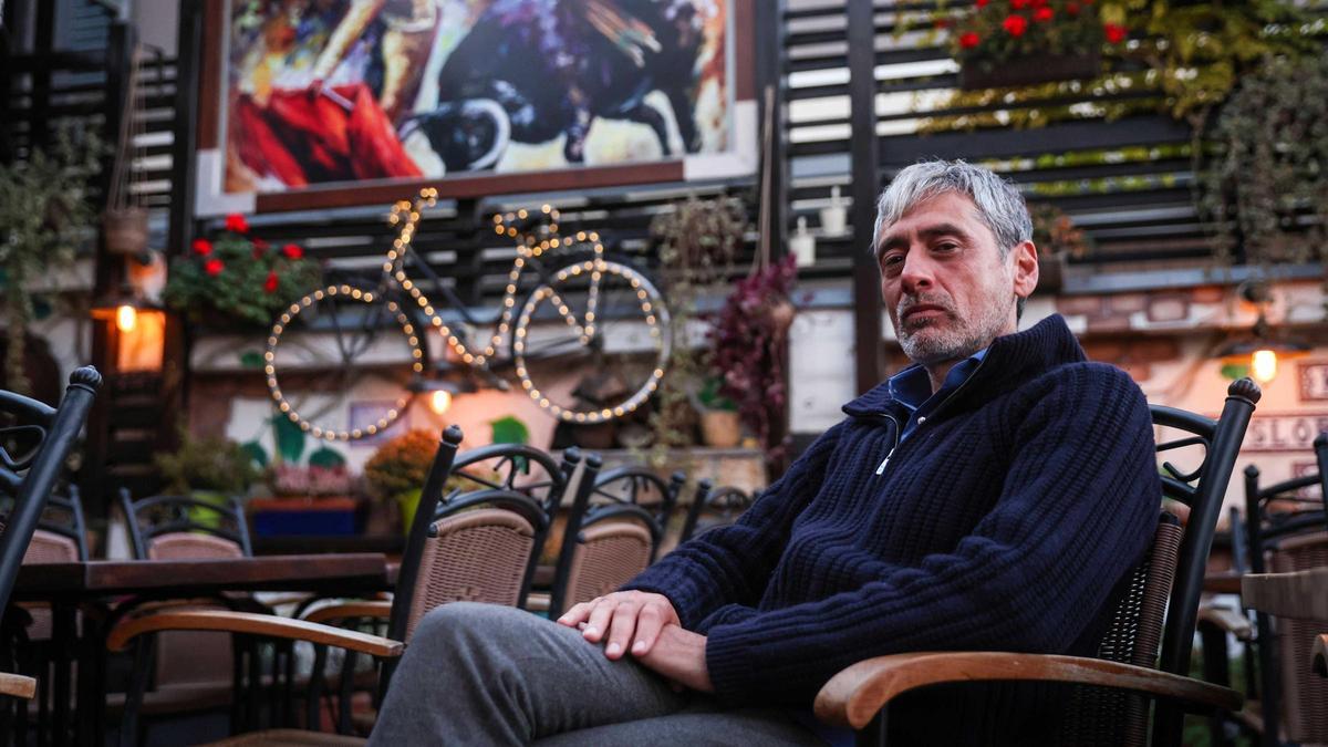 Dragan Ciric, frente a 'Milagro', su restaurante en Belgrado