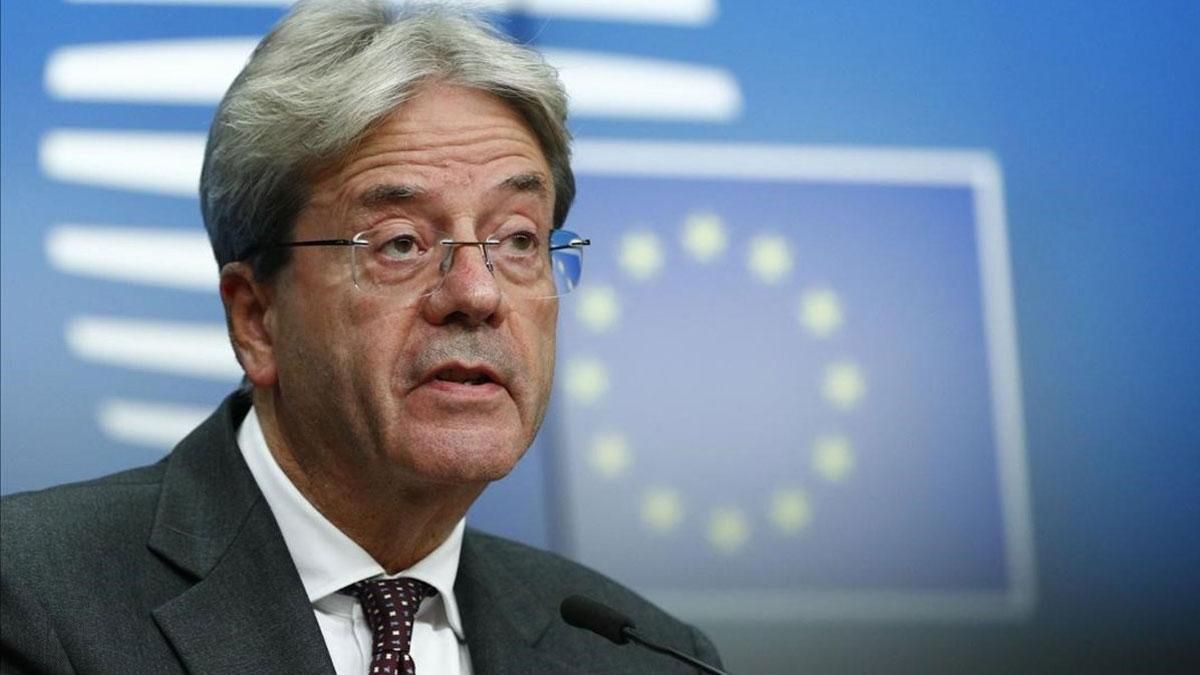 Bruselas prevé que España sufrirá la mayor caída del PIB en la UE en 2020. En la foto, Paolo Gentiloni. 