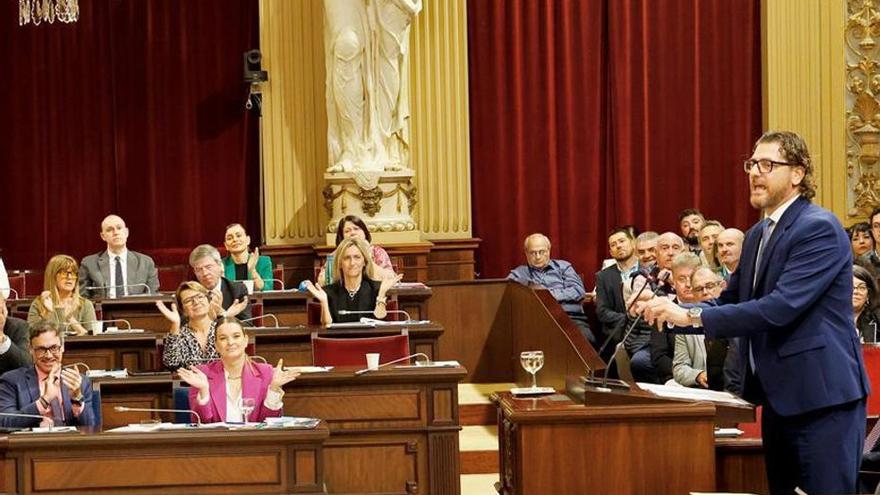 El Parlament se burla de los mallorquines