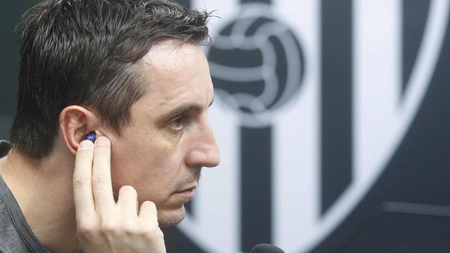 Neville ve &quot;inadmisible&quot; el bucle de lesiones