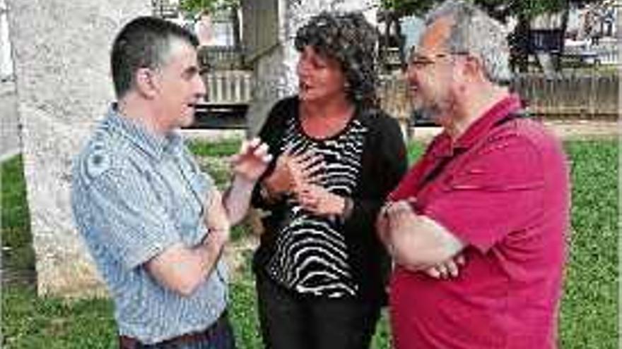 Jordi Viñas, Teresa Jordà i Joan Olòriz, ahir, a Salt.