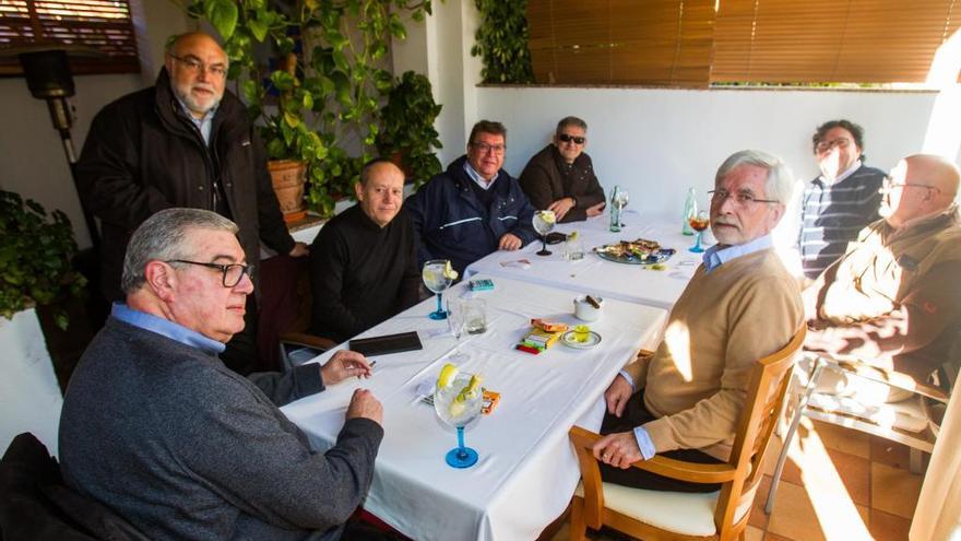 Lerma con parte de los asistentes al finalizar del almuerzo