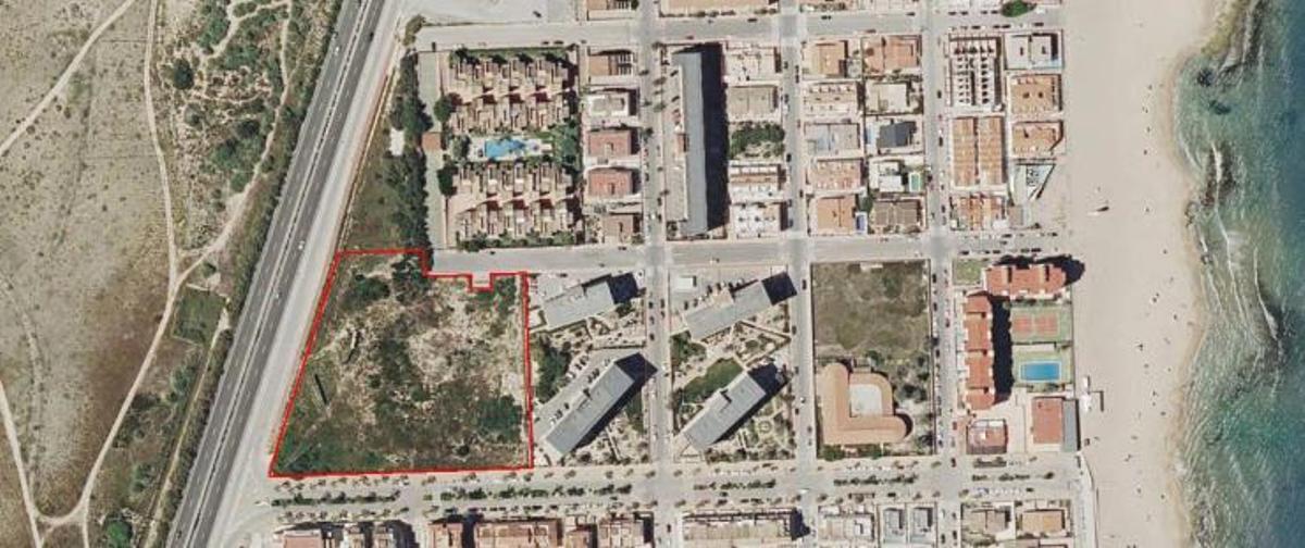 Ubicación de la parcela en La Mata entre la N-332, la avenida de Los Europeos y la avenida de Suecia