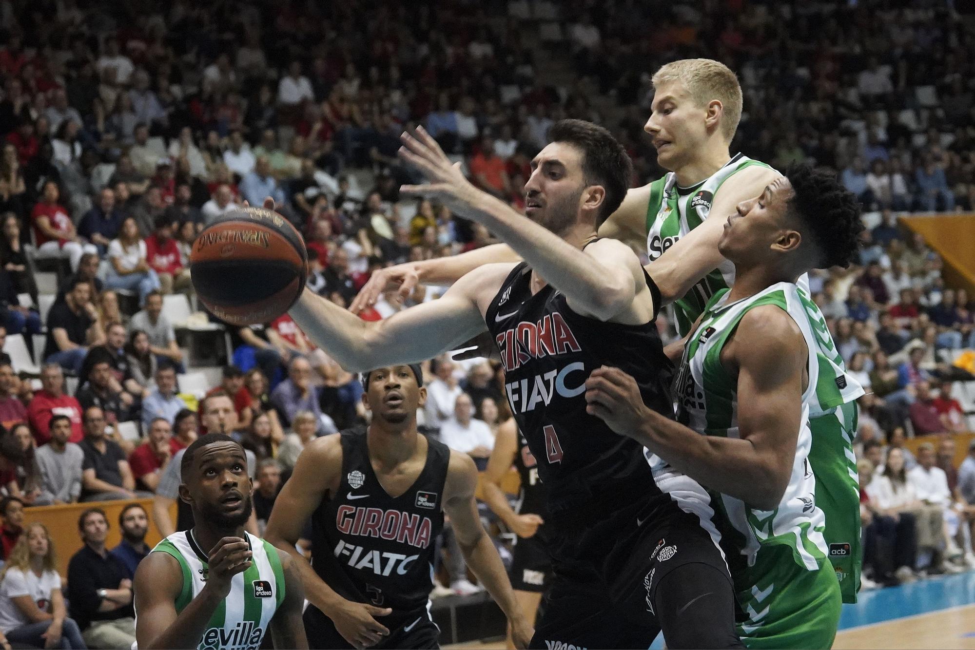 El Bàsquet Girona - Betis en imatges