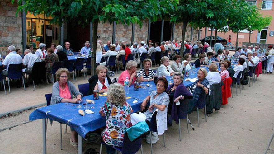 Sopar de St. Joan dels jubilats de Banyoles